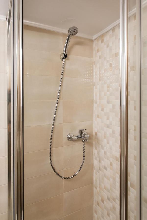 Lovely Renovated Apartment Walk To Acropolis Афины Экстерьер фото