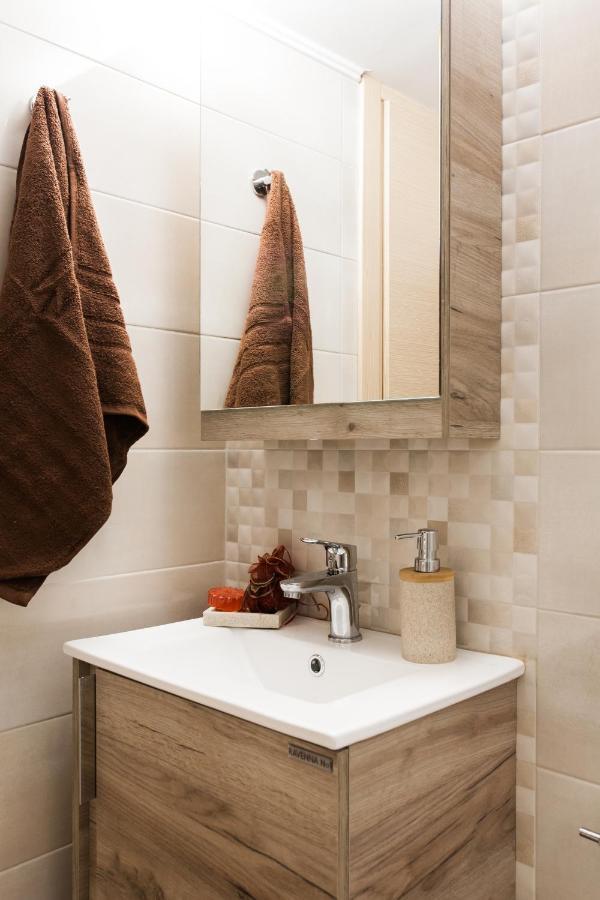 Lovely Renovated Apartment Walk To Acropolis Афины Экстерьер фото